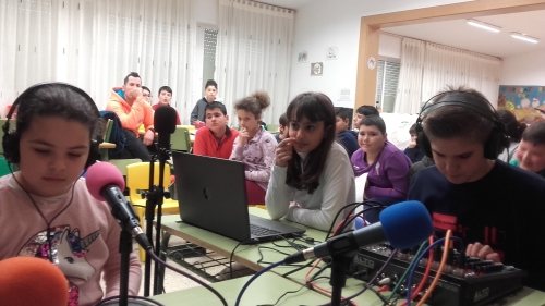 Membros da A.C.P. Ponte…nas ondas! imparten Obradoiros de Radio nas escolas de Galicia